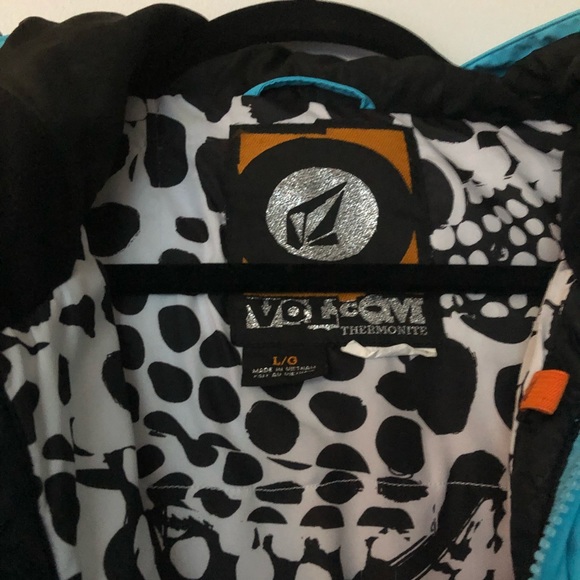 Volcom Ski Jacket - Picture 5 of 6
